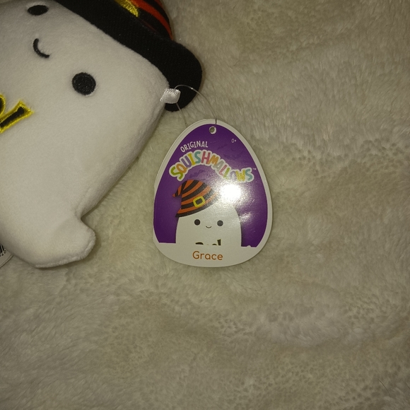 Grace the Ghost Halloween edition - Picture 3 of 5